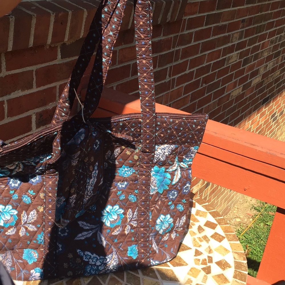 Tote - Picture 2 of 7